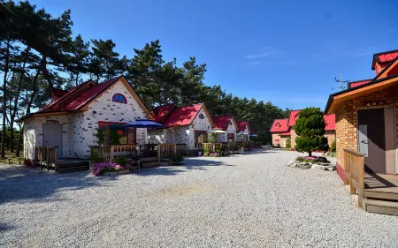 Gochang Merpang Pension Отели рядом с достопримечательностью «Chan Yun Temple»