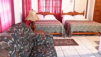 Top Ranking Hill View Guesthouse Hotels near Speyside Lookout