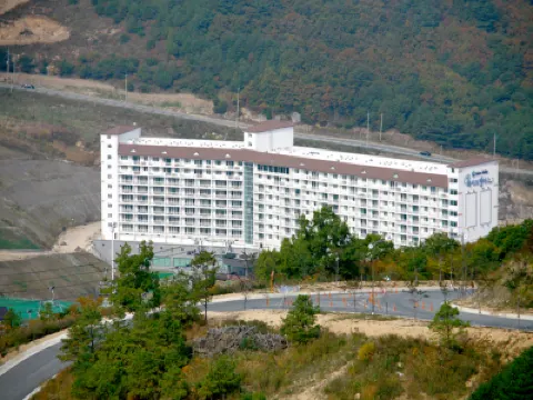 Eden Valley Resort Hotels near Tongdosa Temple