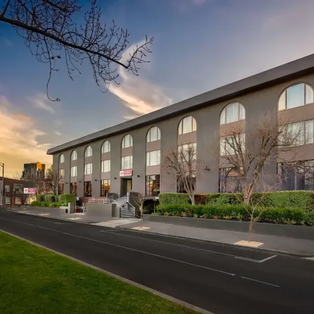 Best Western Plus Travel Inn Hotel