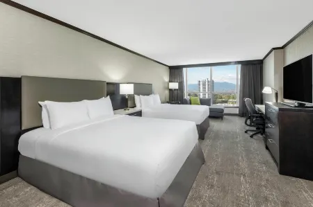 Hilton Vancouver Metrotown Отели рядом с достопримечательностью «Университет Саймона Фрезера»