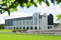 Hampton by Hilton Hamilton Park Hotels near St Mary＇s Scottish Episcopal Cathedral