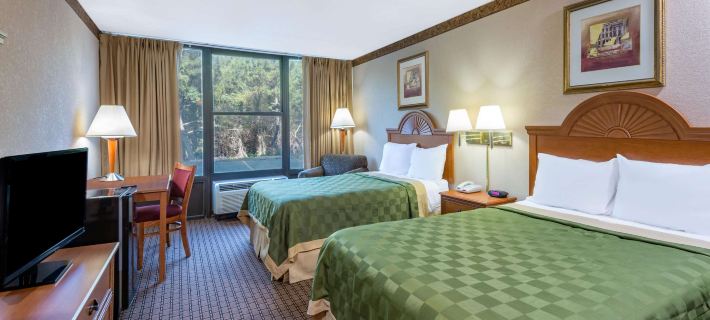 Ramada by Wyndham West Atlantic City Hoteles en Condado de Atlantic