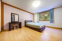 Yeongwol Donggang Hill House Pension