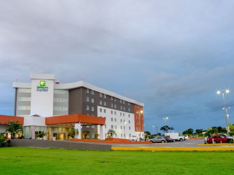 Holiday Inn Express 塔帕丘拉