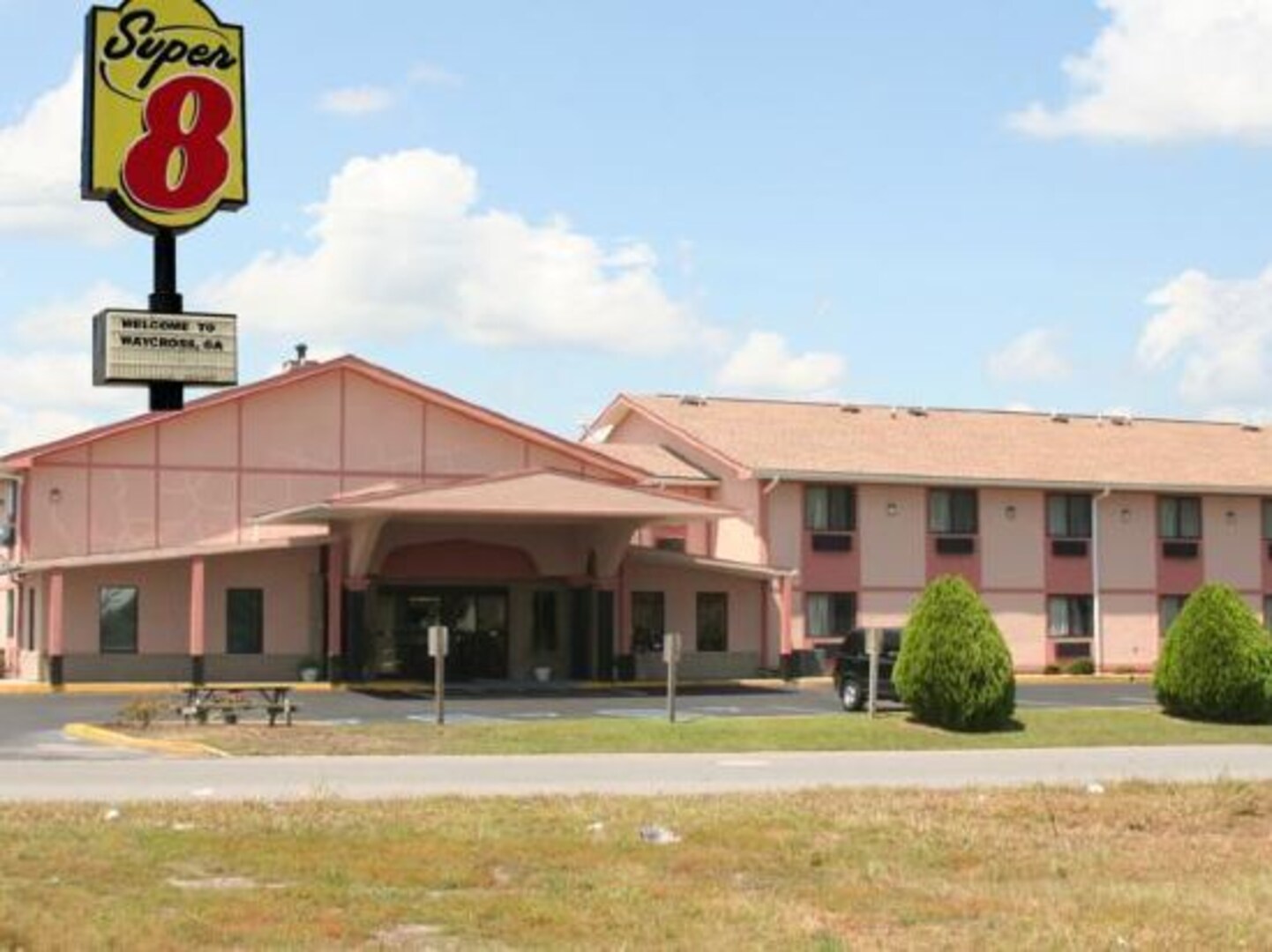 Super 8 by Wyndham Waycross GA