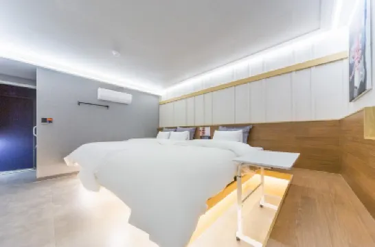 Hotel the Araboda U · Square附近的飯店