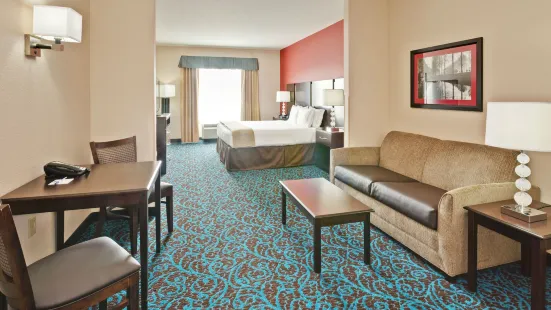 Holiday Inn Express & Suites New Philadelphia