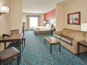 Holiday Inn Express & Suites New Philadelphia