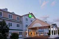Holiday Inn Express & Suites Freeport - Brunswick Area Hotels in Freeport
