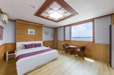 Mokpo Sunshine Hotel Hotels near Peace Square