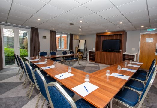 홀리데이 인 익스프레스 캔터베리