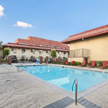 Red Roof Inn Santa Ana