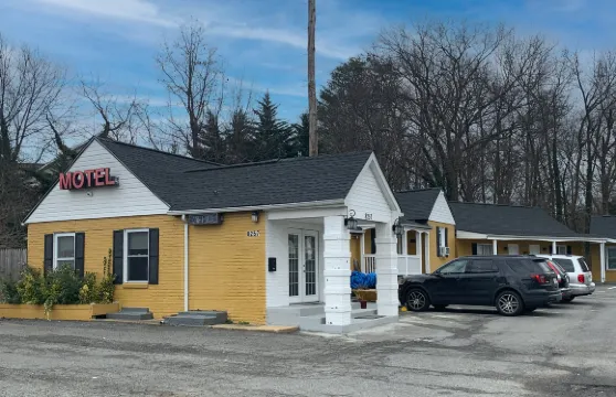 亞歷山大紅地毯汽車旅館