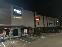 Kyriad Prestige Amiens Poulainville Hotel and Spa - parking