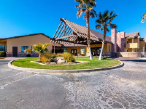 コンフォート イン & スイーツ モハーヴェ モハーベのホテル