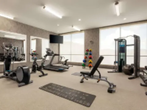 La Quinta Inn & Suites by Wyndham Brunswick/Golden Isles ブランズウィックのホテル