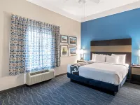 La Quinta Inn & Suites by Wyndham Phoenix I-10 West Hotels near Estrella