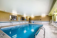 Quality Inn Coralville - Iowa River Landing - Pools