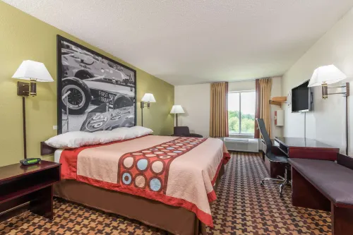 Super 8 by Wyndham Cloverdale IN Hotels in Greencastle