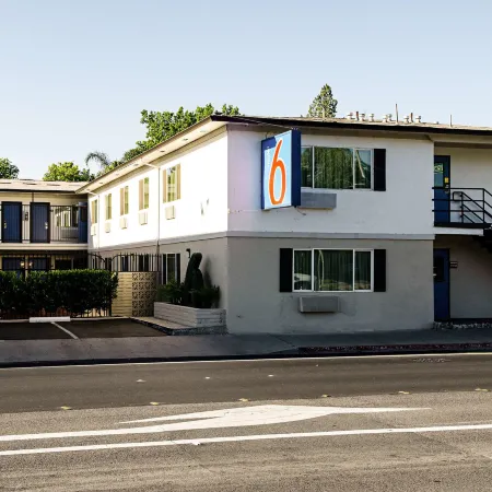 Motel 6 Modesto, CA - Downtown