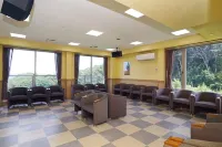 Tobi Hostel and Apartments