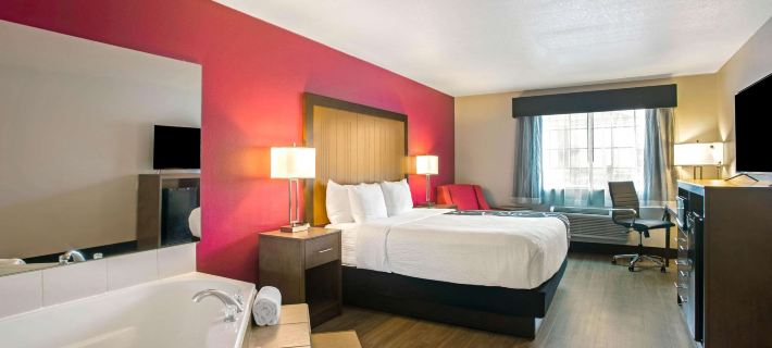 La Quinta Inn & Suites by Wyndham Fort Smith Hotels in Fort Smith