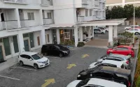 Naka Hotel Kupang - parking