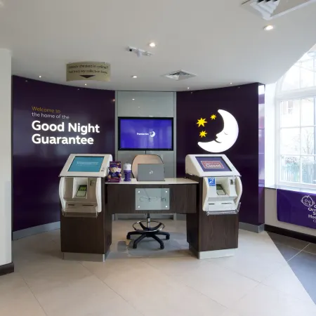 Premier Inn London Clapham Отели рядом с достопримечательностью «Баттерси»