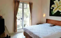 Flamboyan Pondok Wisata & Cafe - 2-Star