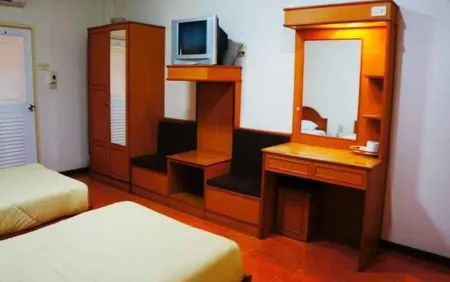 Tonkhoon Hotel Отели в г. Mueang Chaiyaphum