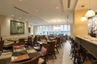 The Executive Hotel - Завтрак