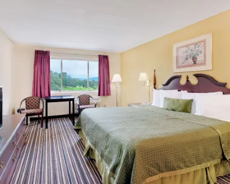 Travelodge by Wyndham Chambersburg Hotels in Chambersburg