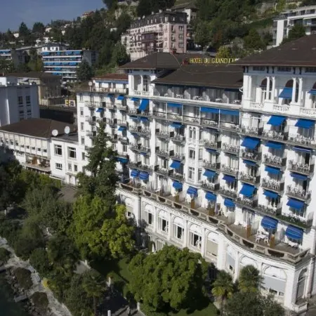Hôtel du Grand Lac Excelsior Отели рядом с достопримечательностью «Mountain Studio»