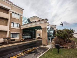 Comfort Suites Oakbrook Terrace Near Oakbrook Center