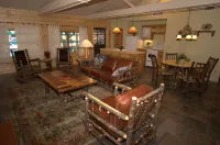 Red BUD Lodge Hotels in El Portal