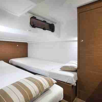 Vietyacht Marina Club - Halong Bay Cruise Rooms