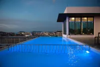 Sky Hotel - View biển