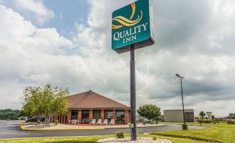 Quality Inn Columbia City Near US-30
