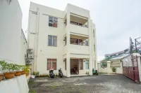 RedDoorz Near Universitas Samratulangi Manado Hotels in 