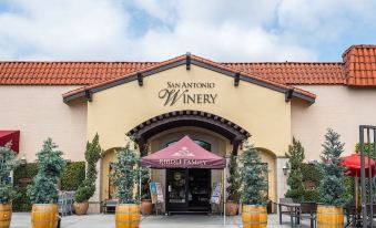 Historic City View Suites - Housity