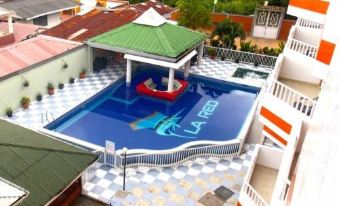 Hotel Red - Housity