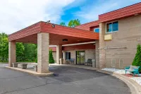 Coratel Inn & Suites by Jasper River Falls Hotels near Glen Park