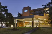 Ramada Inn-Belleville Hotels near American Eagle Store