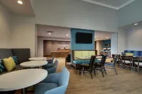 Hampton Inn & Suites Southport - breakfast