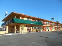 Hotel Avenida - Oceanside Camp Pendleton