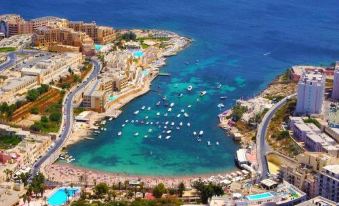 Exquisite Seafront Apart in Spinola Bay St Julians