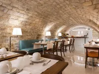 Hôtel Jardin de Cluny Hotels near Maubert-Mutualité Metro Station