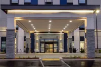 Hampton Inn & Suites by Hilton Burlington Toronto Hotels near Burlington Public Library - Central Branch