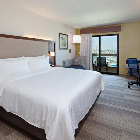 Holiday Inn Express & Suites VENTURA HARBOR by IHG